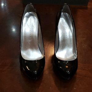 Ivanka Trump Black Patent Pumps